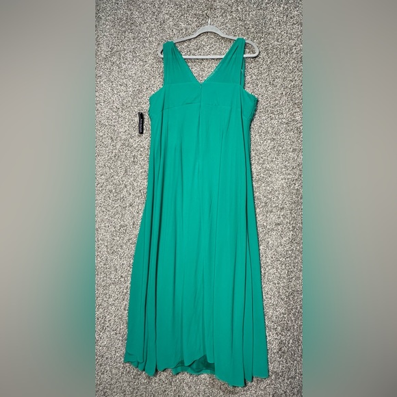 NWT R&M Richards Pinch Front Rhinestone Flyaway Gown Size 18 - Picture 4 of 6